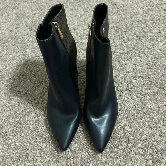 Michael Kors - Picture 2 of 10